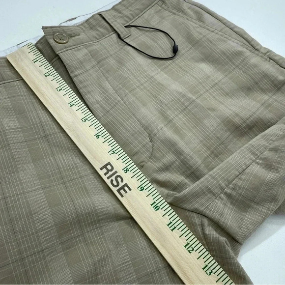 Greg Norman Mens Size 30 Plaid golfing shorts 1852 - Picture 7 of 8
